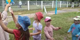 Игры с мыльными пузырями .